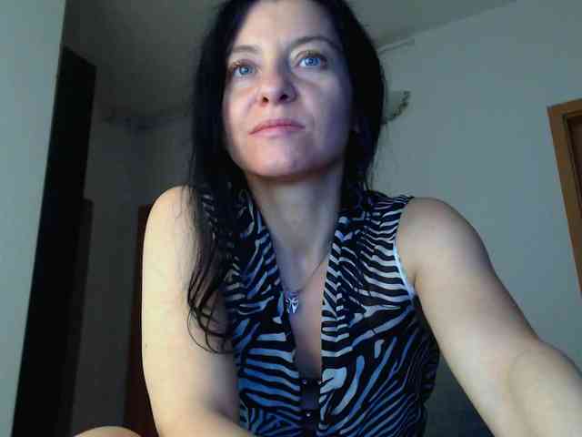 blueyesbaby Live Webcam on BongaCams