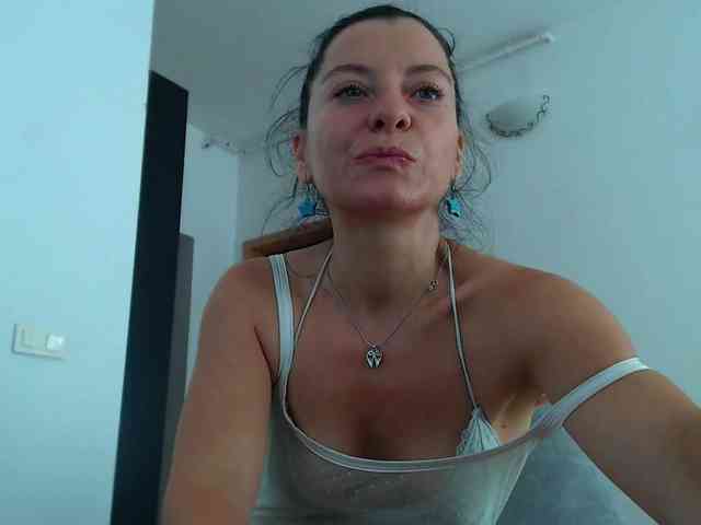 free nude cam Blueyesbaby