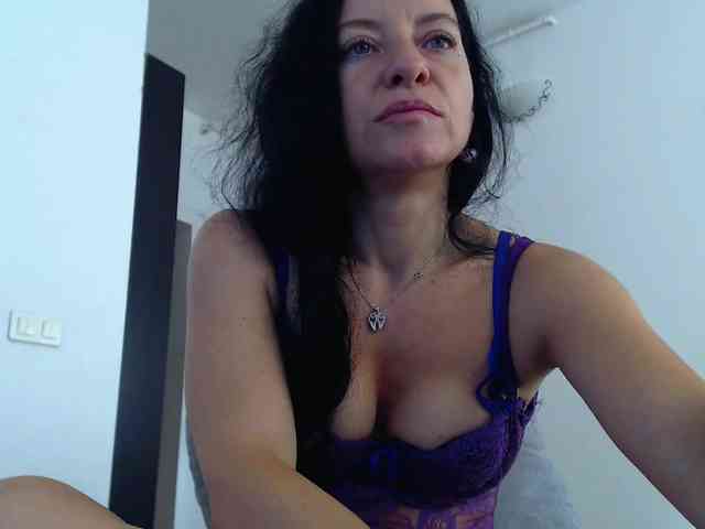 free adult cam Blueyesbaby