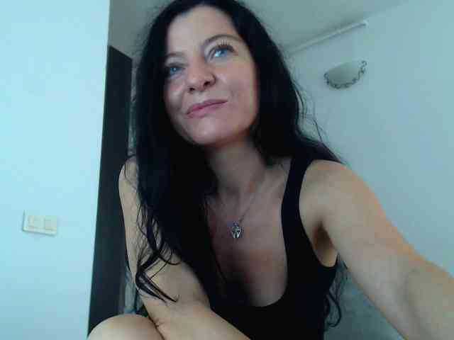 blueyesbaby Live Webcam on BongaCams