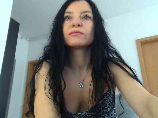 blueyesbaby Live Webcam on BongaCams
