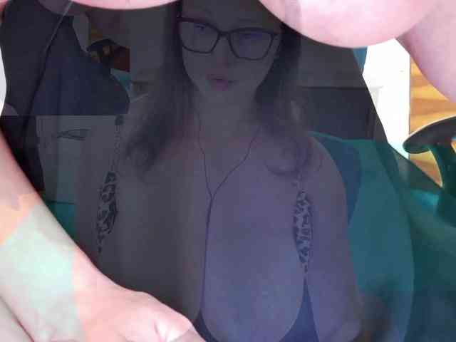 YourHotMery webcam