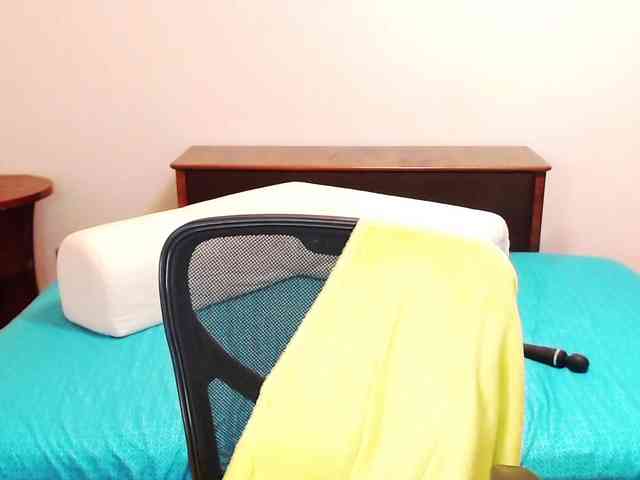 YourHotMery webcam
