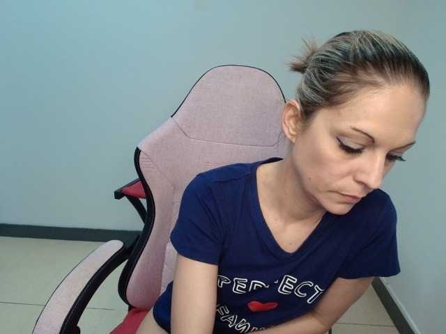 erikasexy1's BongaCams show and profile