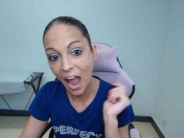 ErikaSexy1 webcam