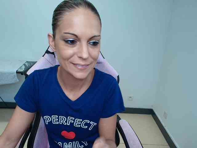 ErikaSexy1 webcam