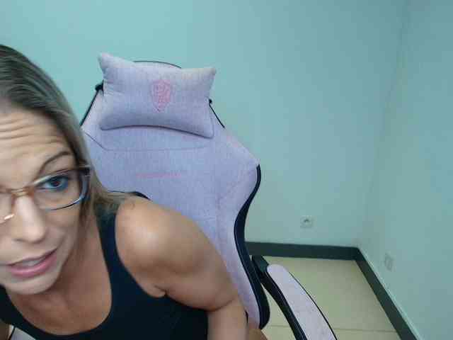 ErikaSexy1 webcam