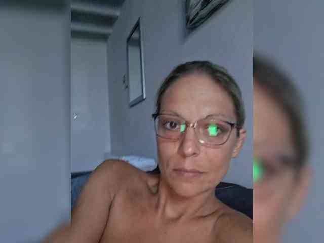 ErikaSexy1 webcam
