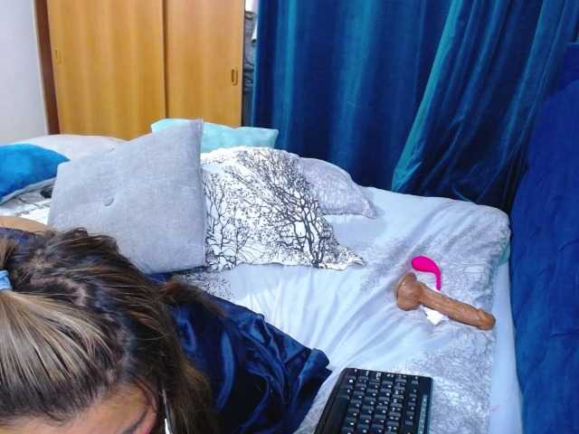 slutdirty's BongaCams show and profile