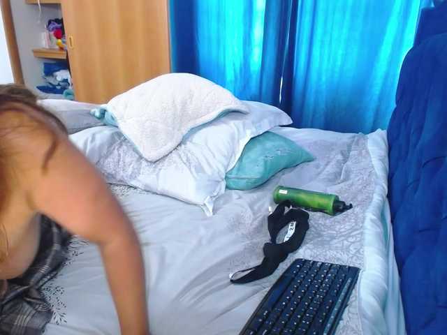 slutdirty's BongaCams show and profile