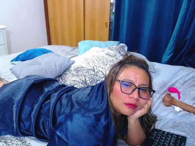 slutdirty's BongaCams show and profile