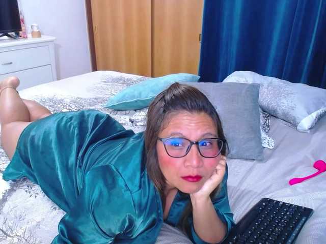 slutdirty's BongaCams show and profile