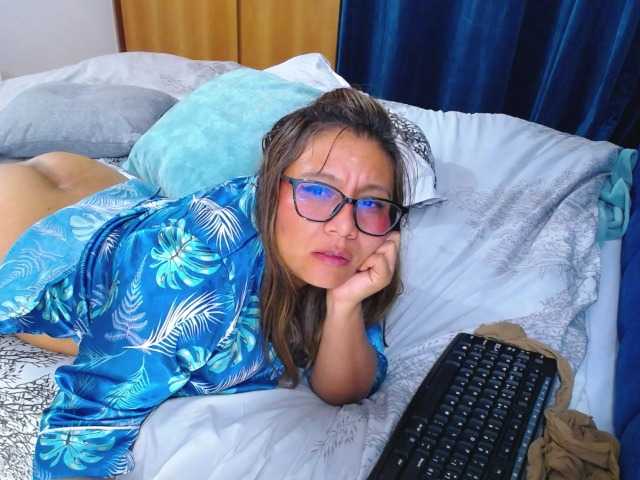 slutdirty's BongaCams show and profile