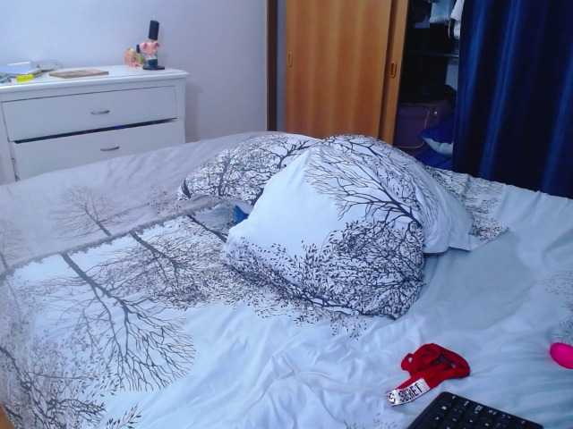 slutdirty's BongaCams show and profile