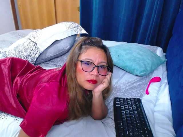 slutdirty's BongaCams show and profile