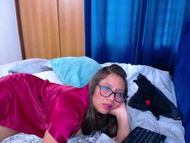 slutdirty's BongaCams show and profile