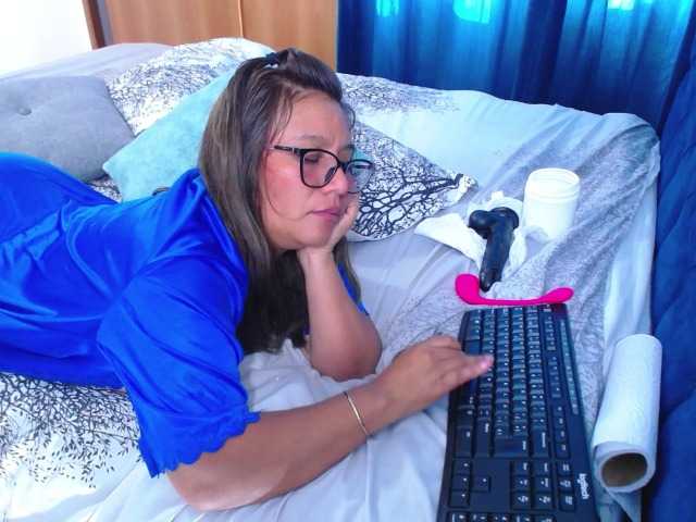 slutdirty's BongaCams show and profile