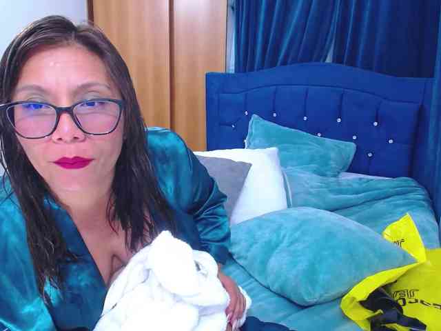 SlutDirty webcam