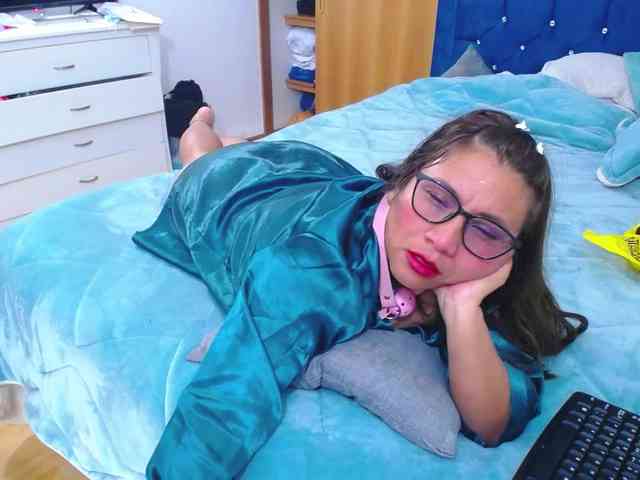 SlutDirty webcam