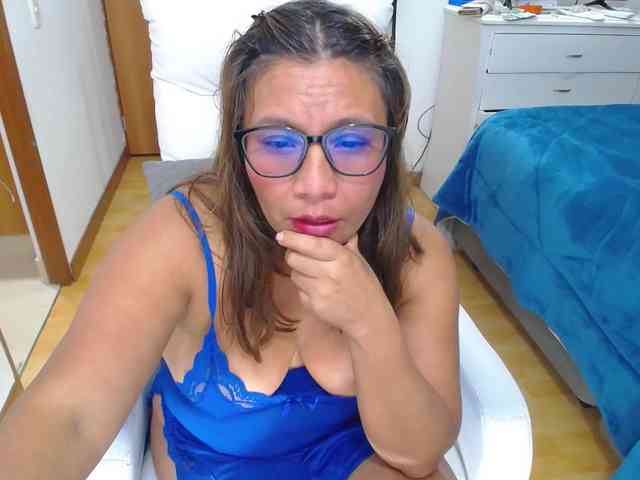 SlutDirty webcam
