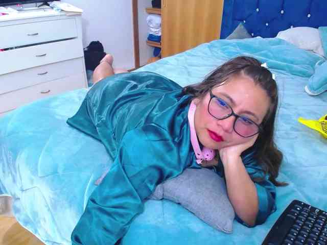 SlutDirty webcam