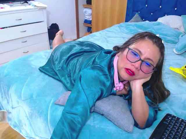 SlutDirty webcam