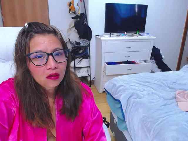 SlutDirty webcam