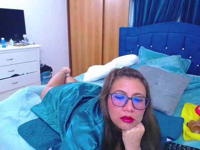SlutDirty webcam