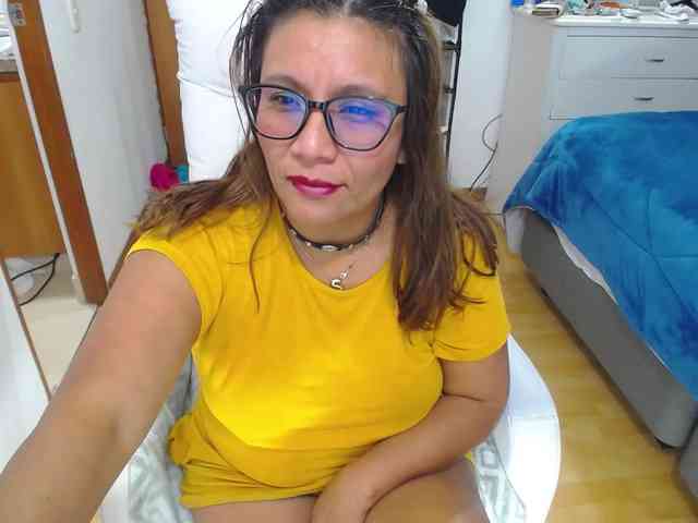 SlutDirty webcam
