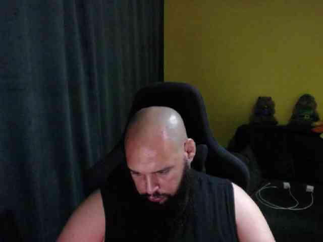 guessswho24 Live Webcam on BongaCams
