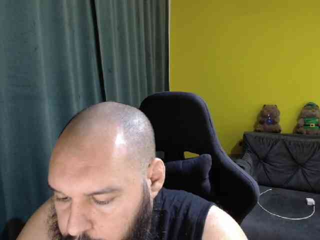 guessswho24 Live Webcam on BongaCams