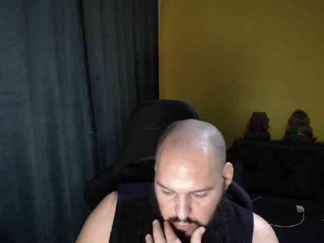 guessswho24 Live Webcam on BongaCams