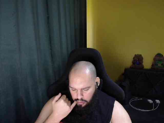 guessswho24 Live Webcam on BongaCams