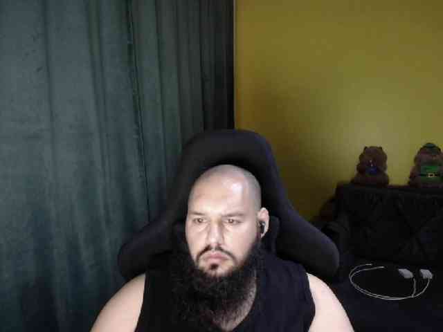 guessswho24 Live Webcam on BongaCams