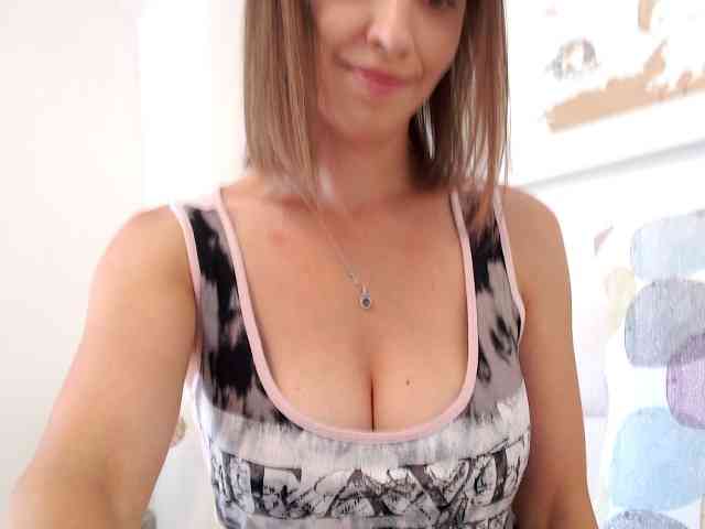 MissJoliSourire webcam