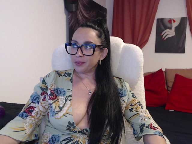 anaiza's BongaCams show and profile
