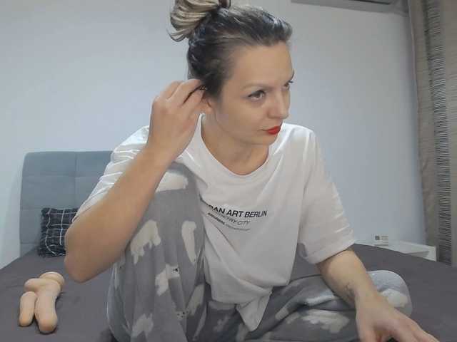 ameliex69's BongaCams show and profile