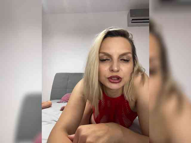AmelieX69 webcam