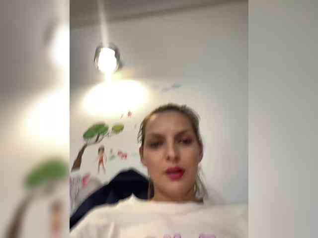 AmelieX69 webcam