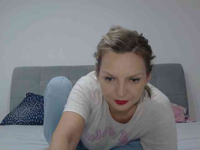 AmelieX69 webcam
