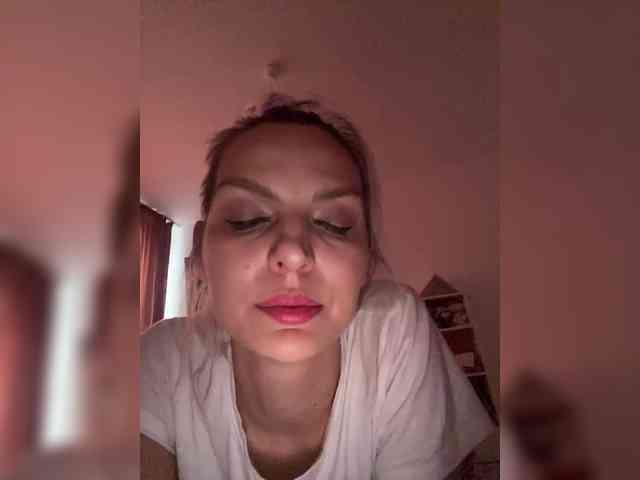 AmelieX69 webcam