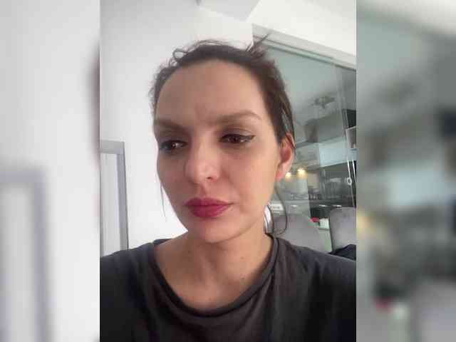 AmelieX69 webcam