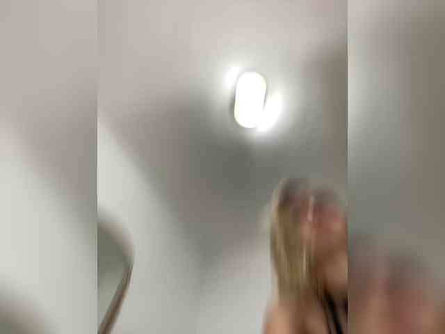 AmelieX69 webcam