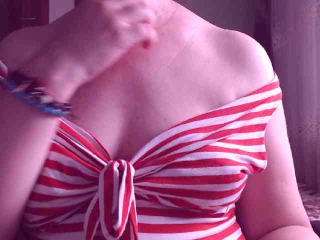 SweetBrunete webcam