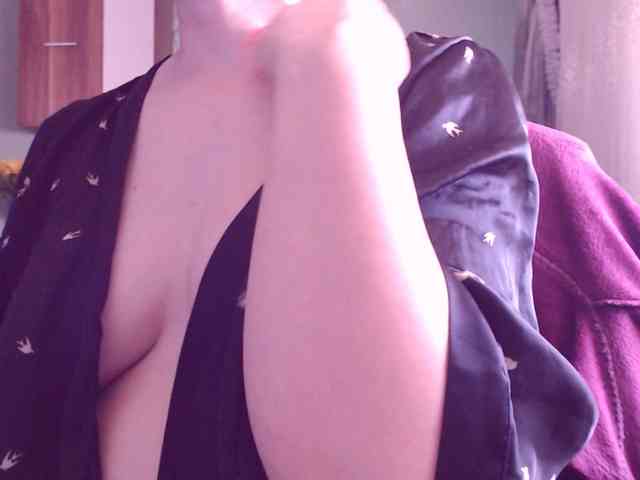 SweetBrunete webcam