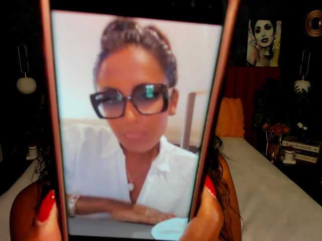 shaniaBlack