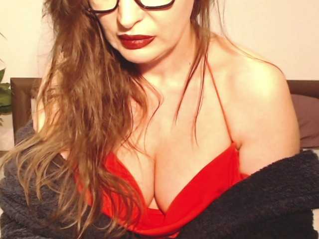 ellaine's BongaCams show and profile