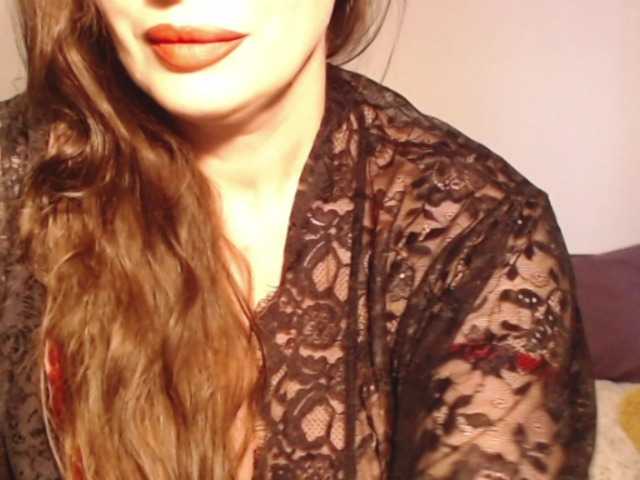 ellaine's BongaCams show and profile