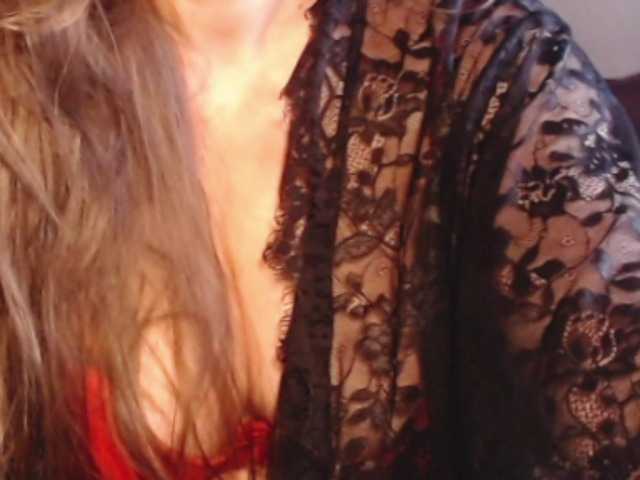 ellaine's BongaCams show and profile