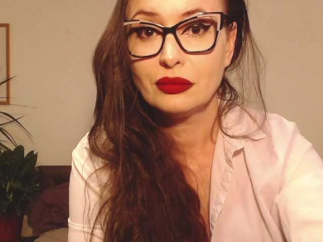 ellaine's BongaCams show and profile